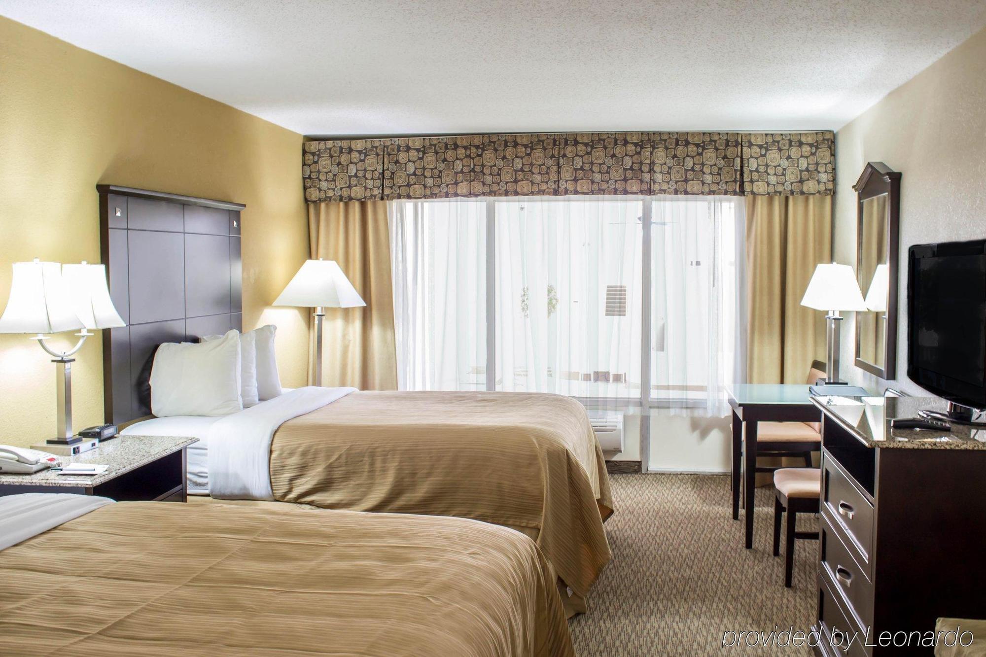 Quality Inn & Suites - Greensboro-High Point Exterior photo